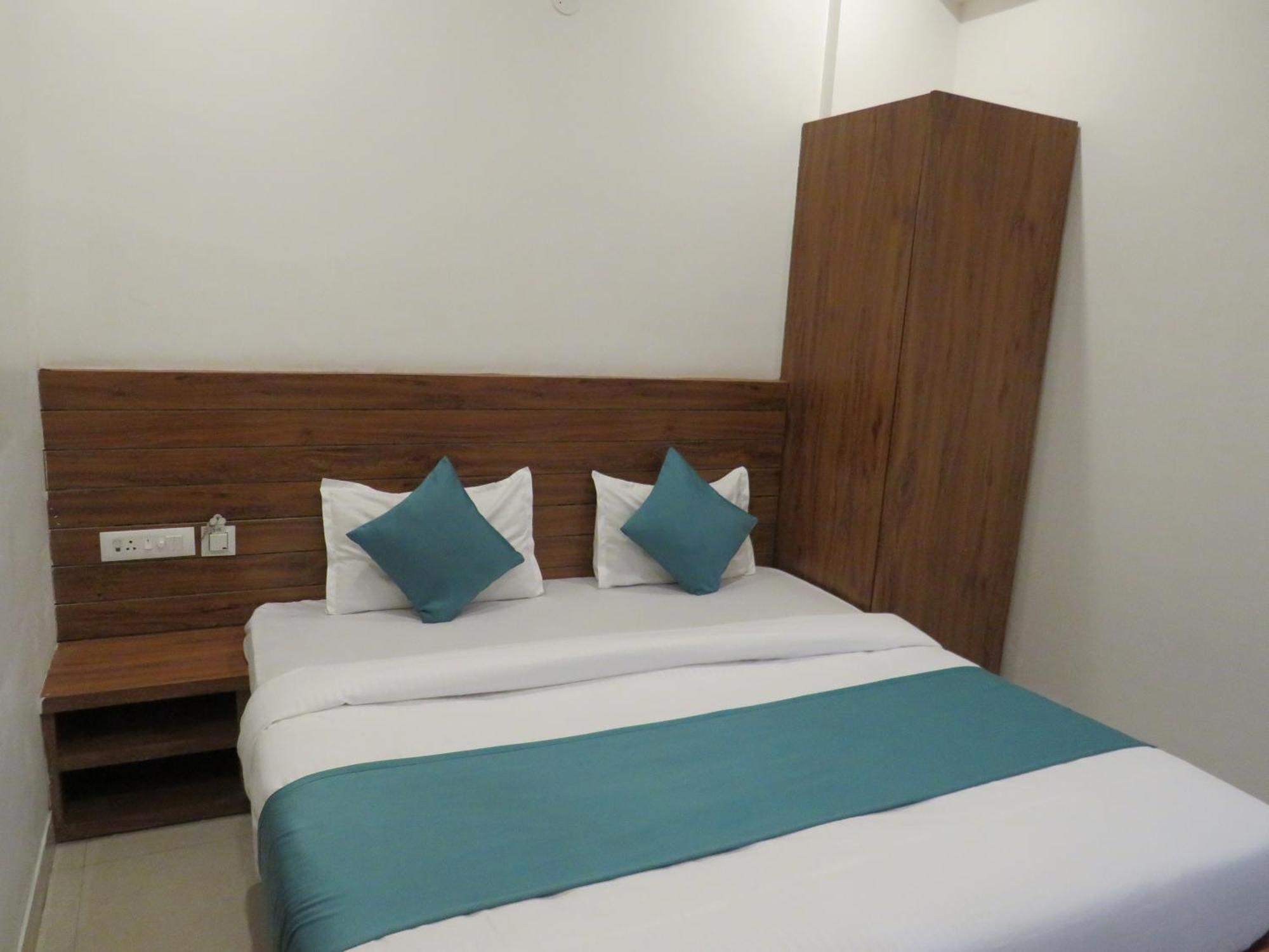 Hotel Namami Tapovan Risikés Kültér fotó