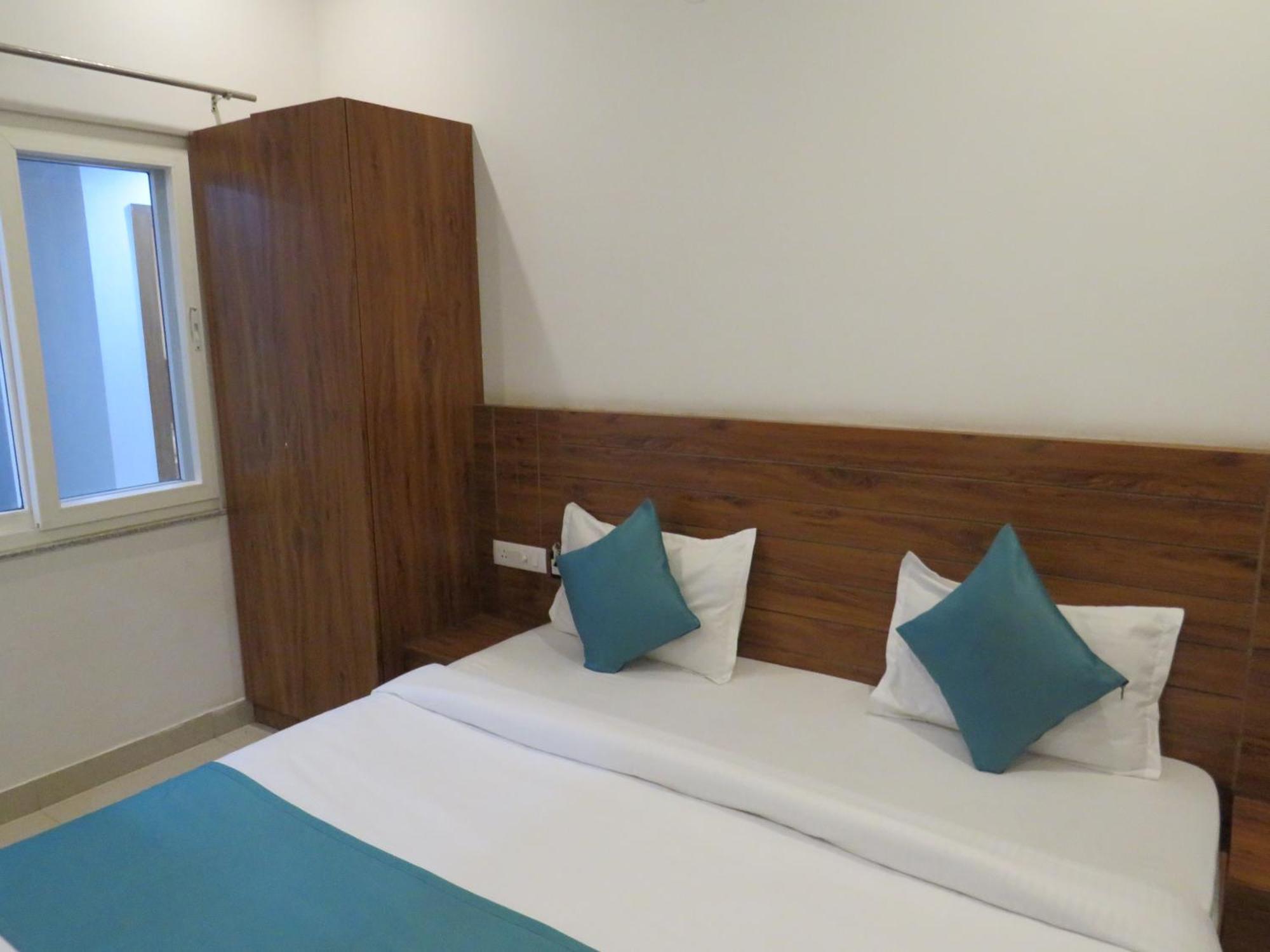 Hotel Namami Tapovan Risikés Kültér fotó