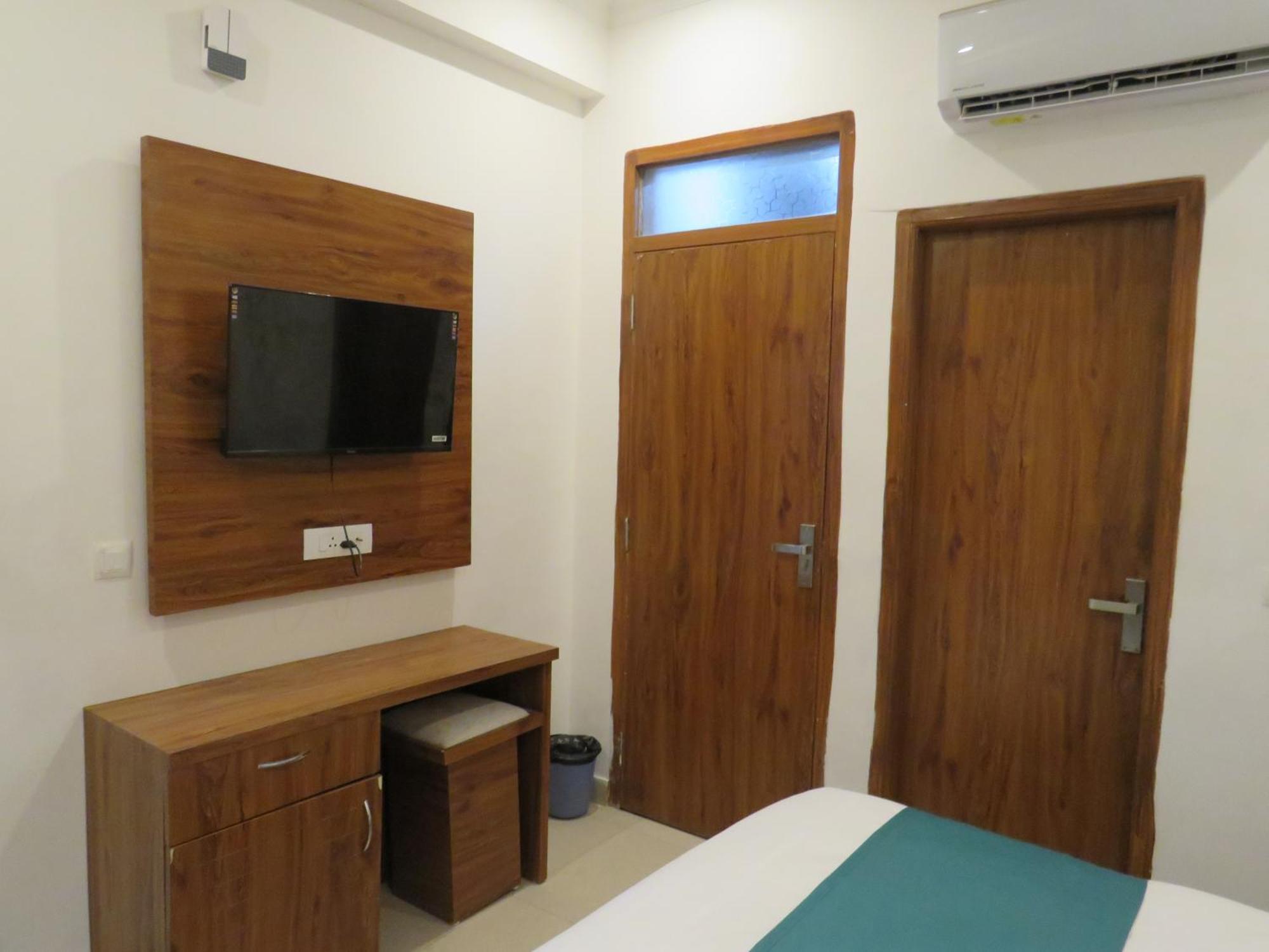 Hotel Namami Tapovan Risikés Kültér fotó