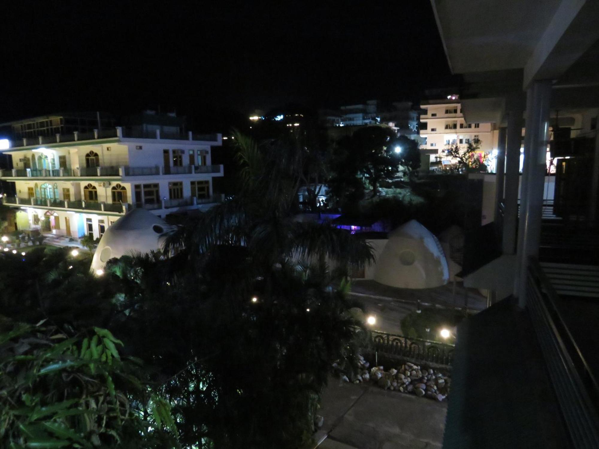 Hotel Namami Tapovan Risikés Kültér fotó