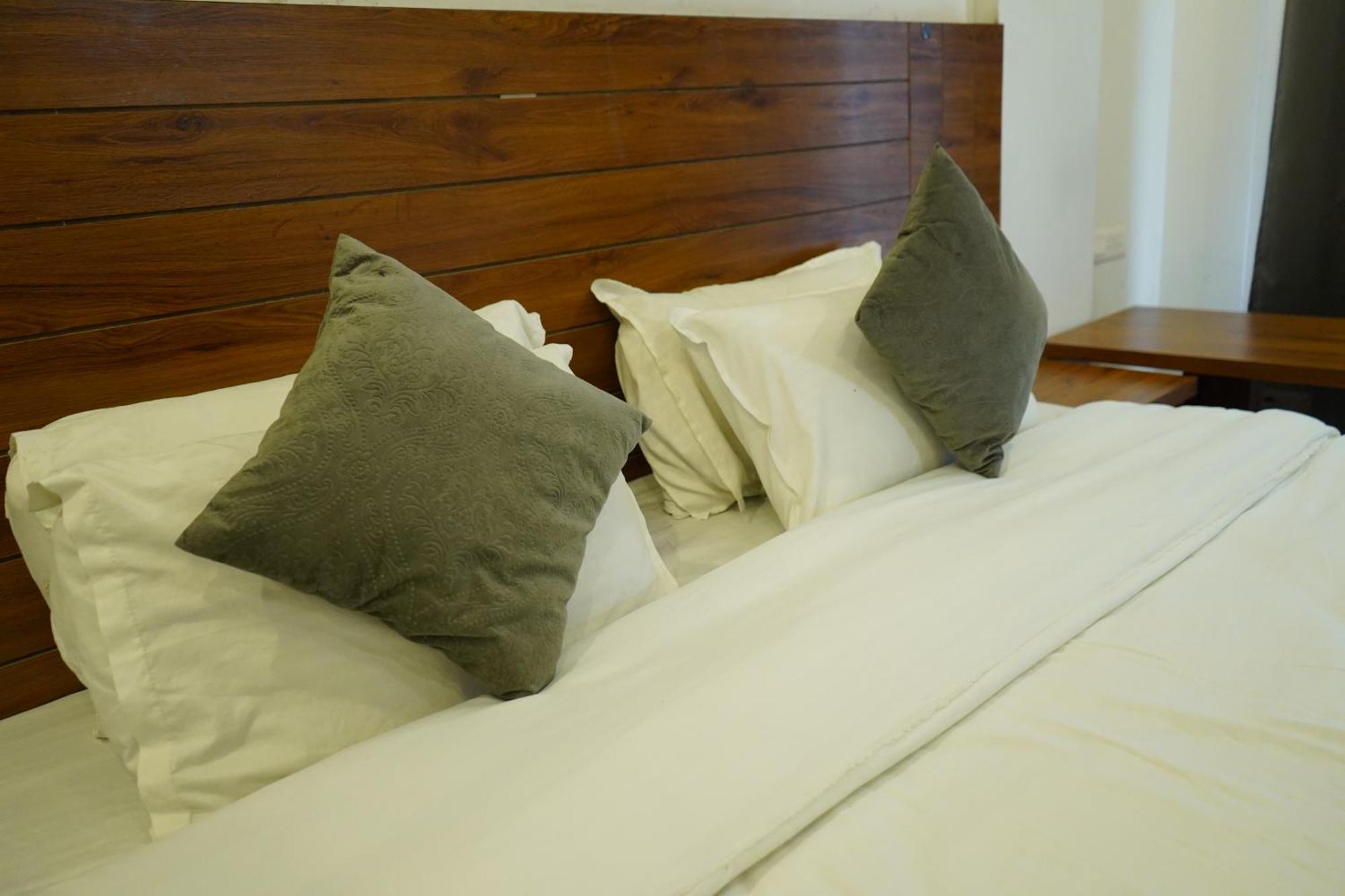 Hotel Namami Tapovan Risikés Kültér fotó