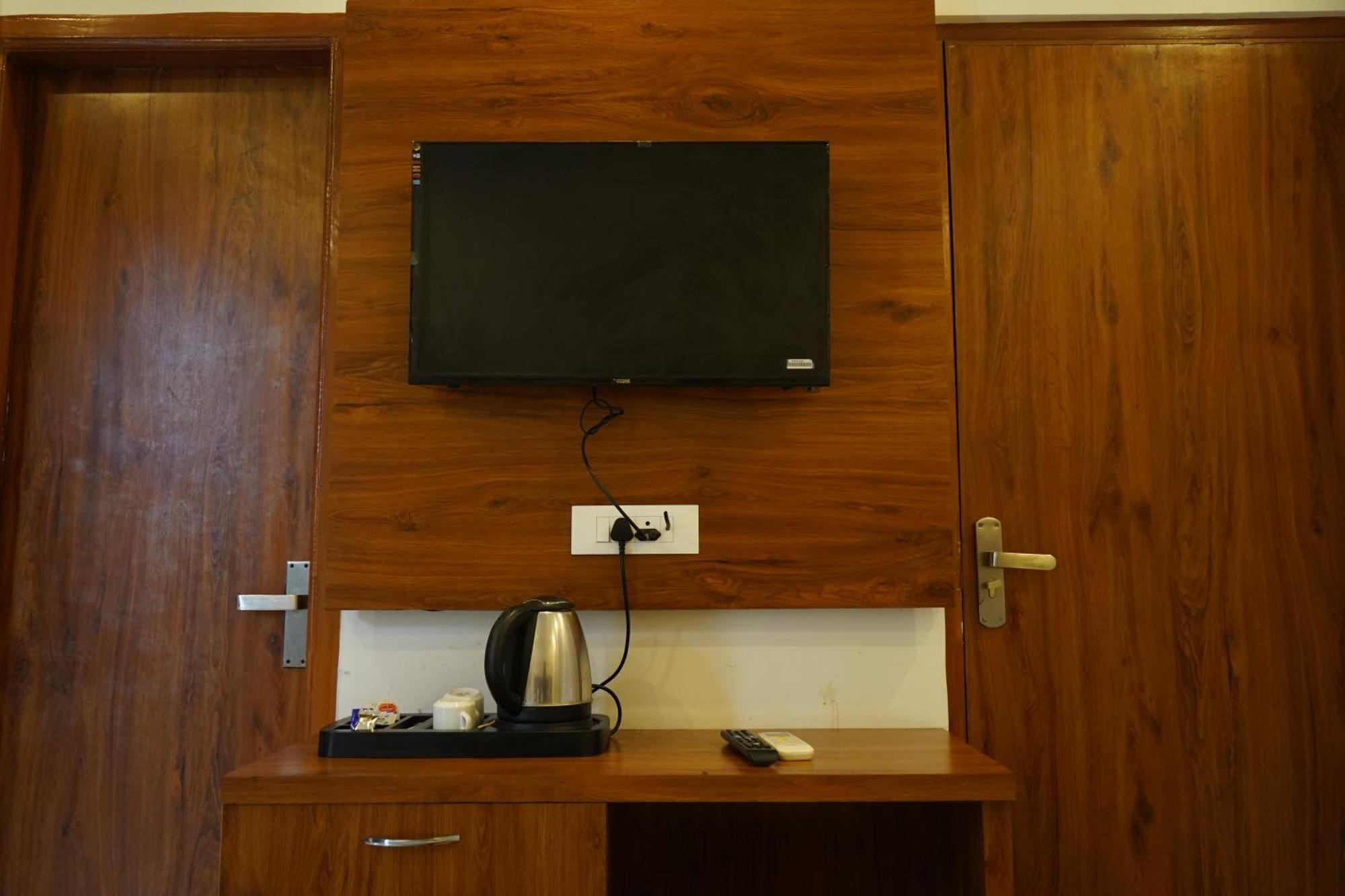 Hotel Namami Tapovan Risikés Kültér fotó