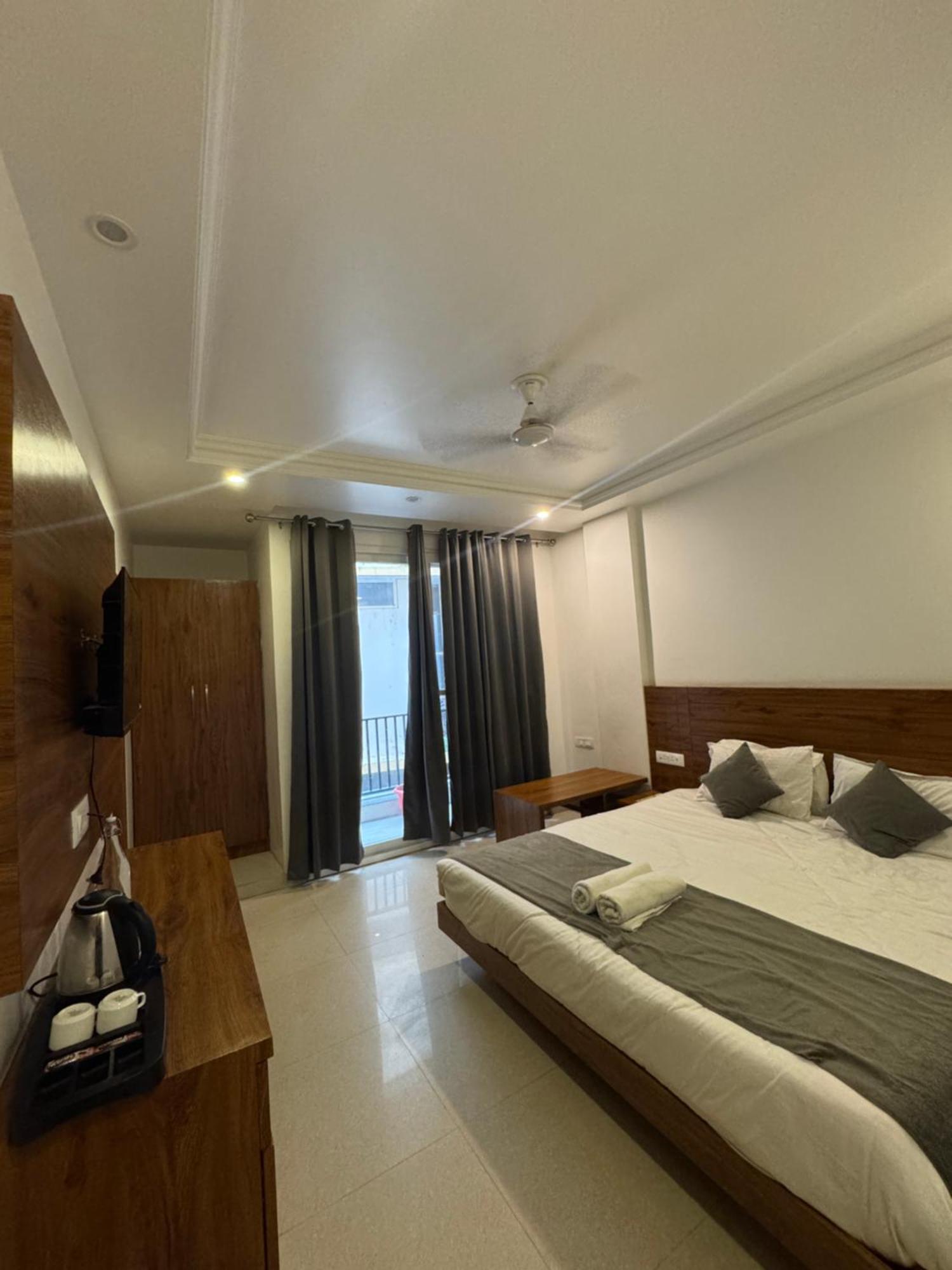 Hotel Namami Tapovan Risikés Kültér fotó